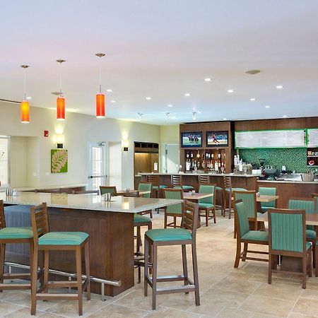 Готель Courtyard By Marriott Bridgetown, Barbados Ресторан фото