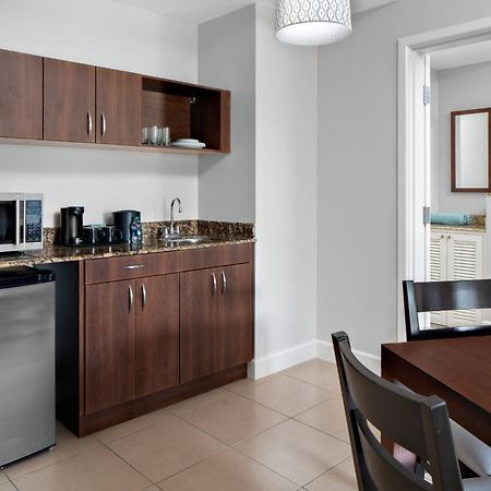 Готель Courtyard By Marriott Bridgetown, Barbados Екстер'єр фото