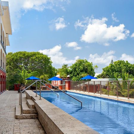 Готель Courtyard By Marriott Bridgetown, Barbados Екстер'єр фото