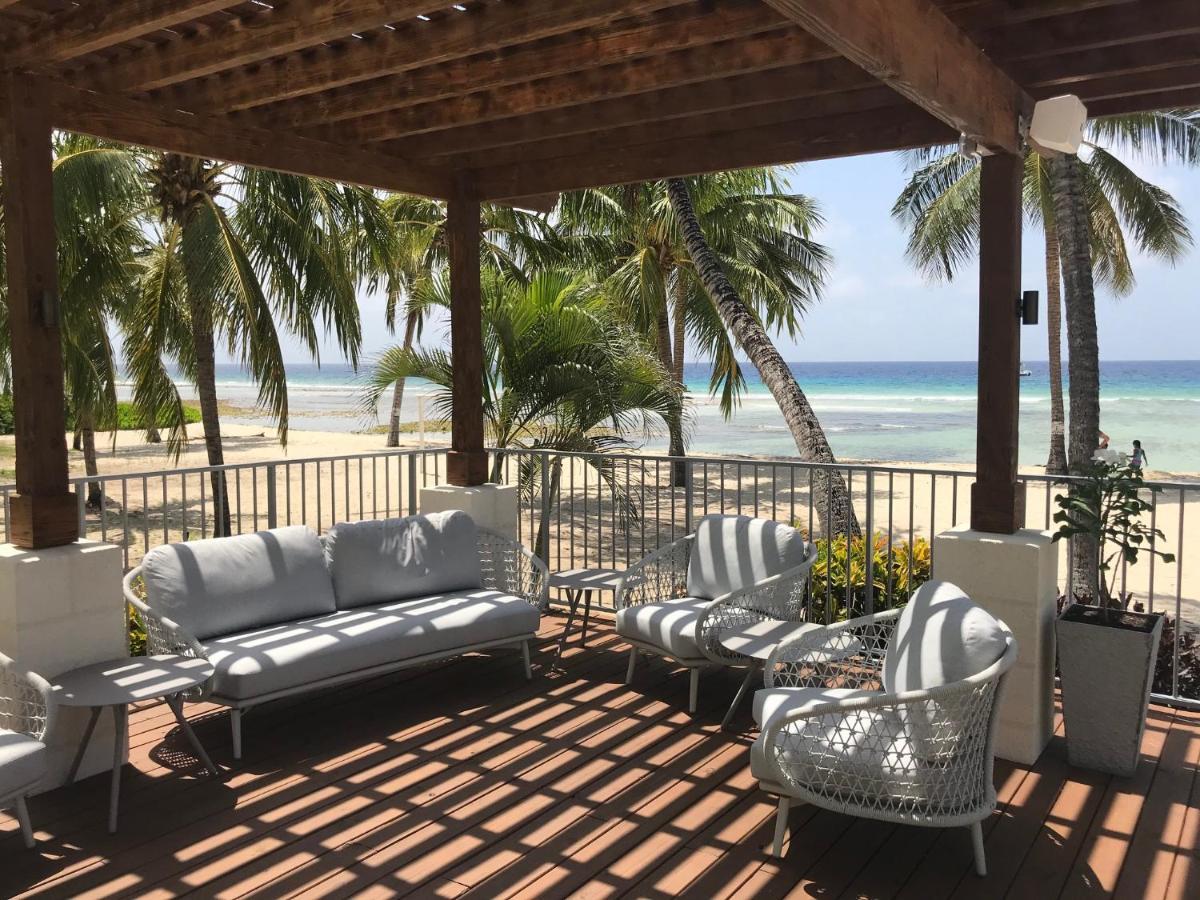 Готель Courtyard By Marriott Bridgetown, Barbados Екстер'єр фото