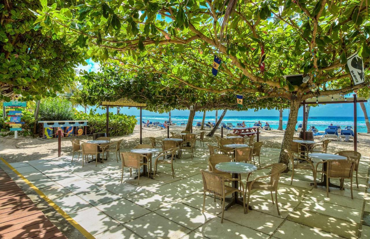 Готель Courtyard By Marriott Bridgetown, Barbados Екстер'єр фото