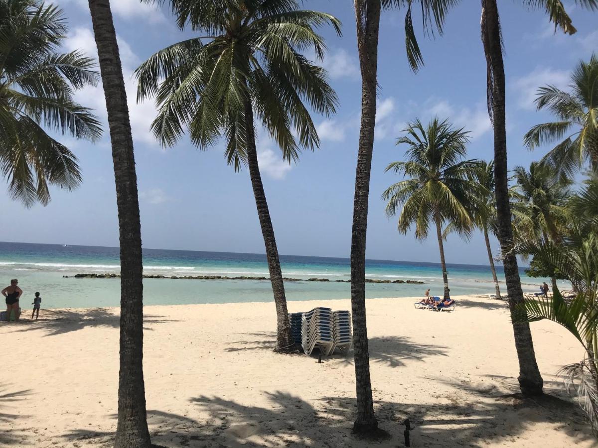 Готель Courtyard By Marriott Bridgetown, Barbados Екстер'єр фото