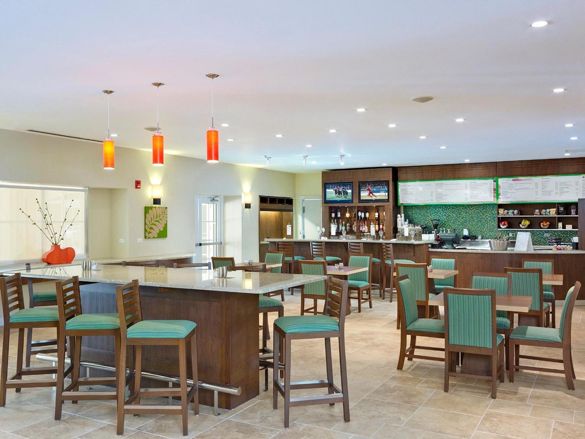 Готель Courtyard By Marriott Bridgetown, Barbados Ресторан фото