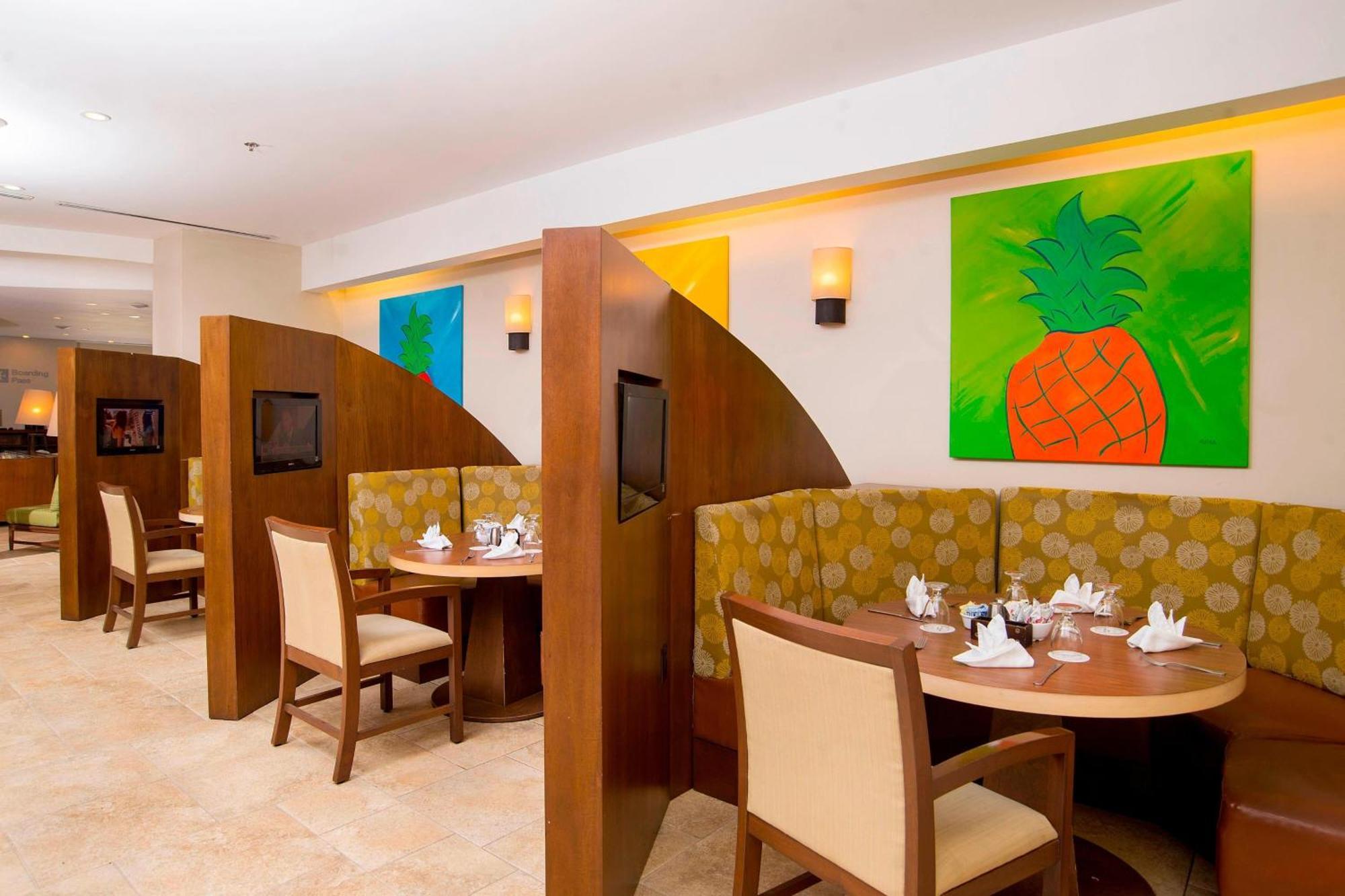 Готель Courtyard By Marriott Bridgetown, Barbados Екстер'єр фото