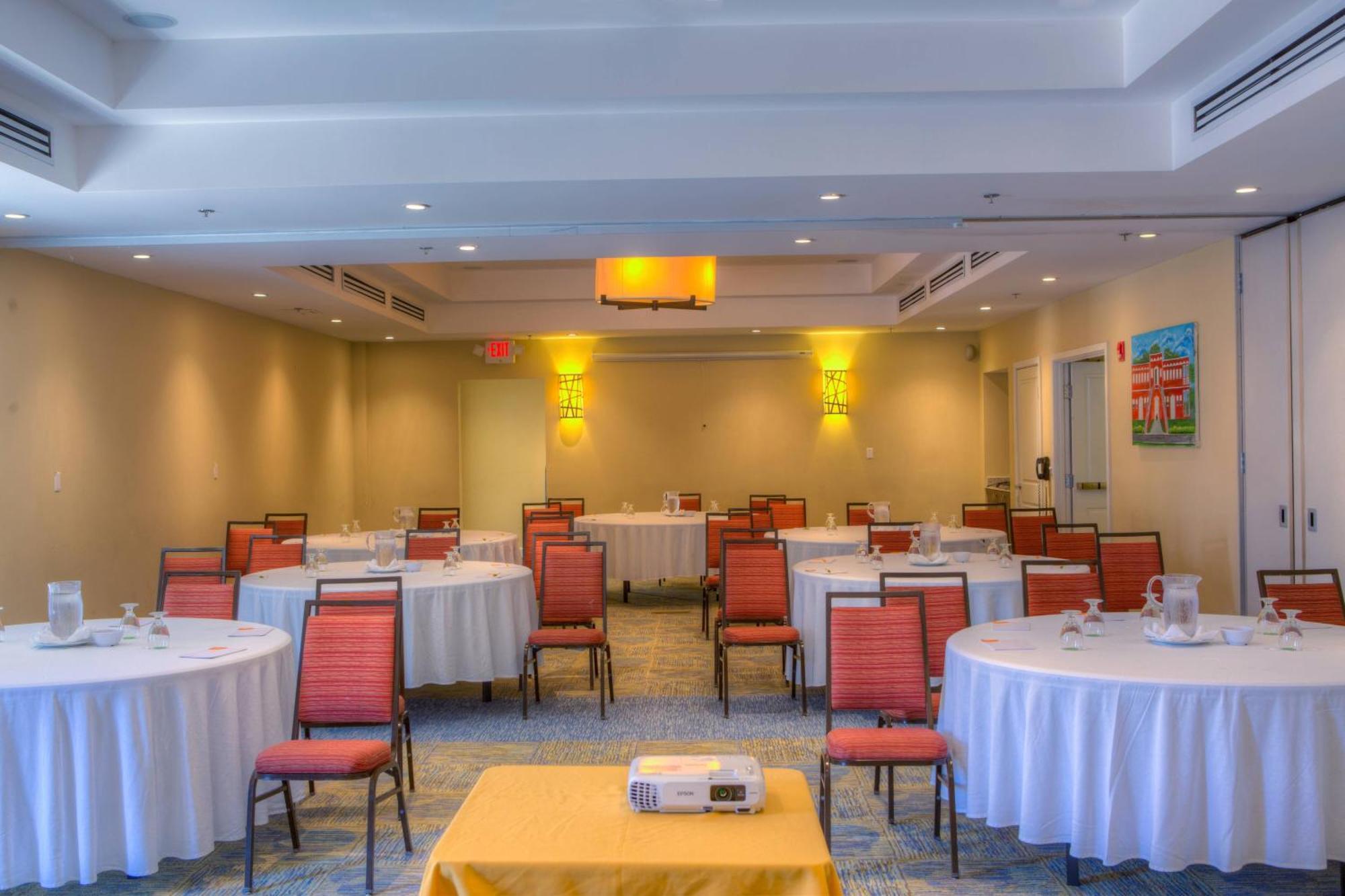 Готель Courtyard By Marriott Bridgetown, Barbados Екстер'єр фото