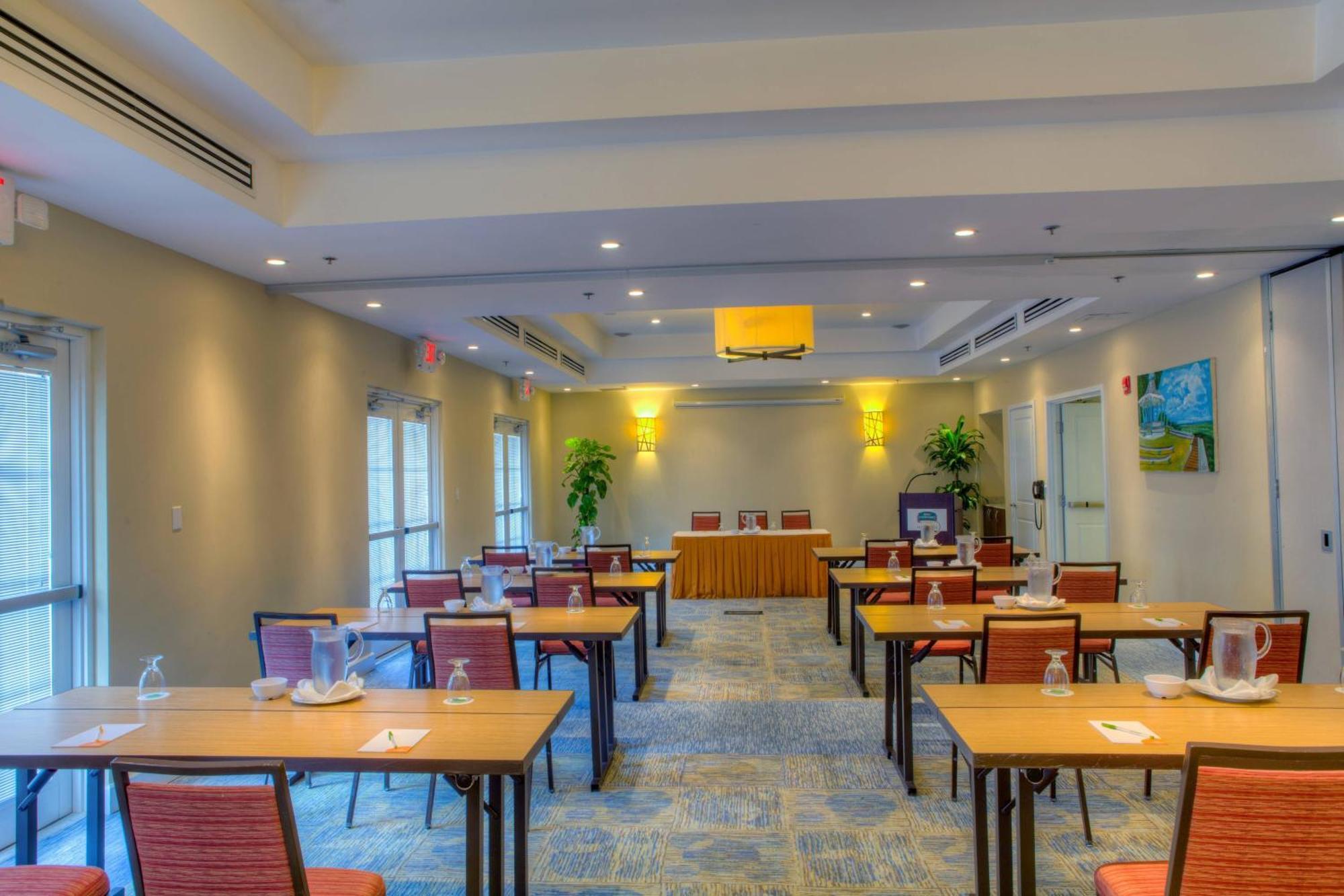 Готель Courtyard By Marriott Bridgetown, Barbados Екстер'єр фото