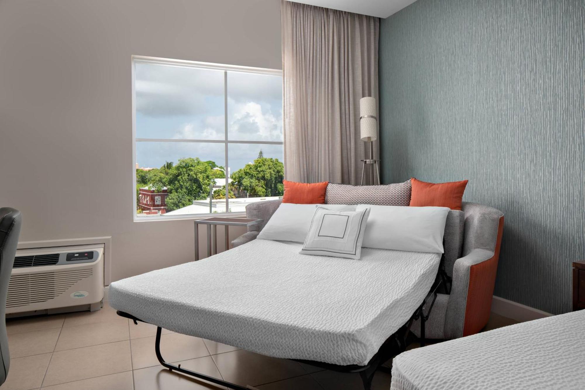 Готель Courtyard By Marriott Bridgetown, Barbados Екстер'єр фото