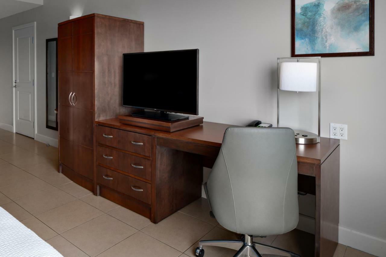 Готель Courtyard By Marriott Bridgetown, Barbados Екстер'єр фото